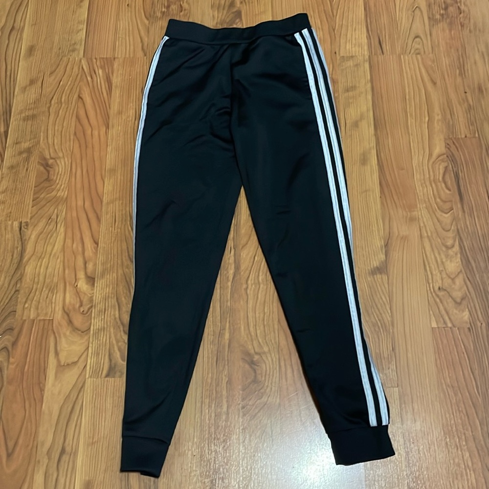 Adidas 3 stripes joggers Size L (14)